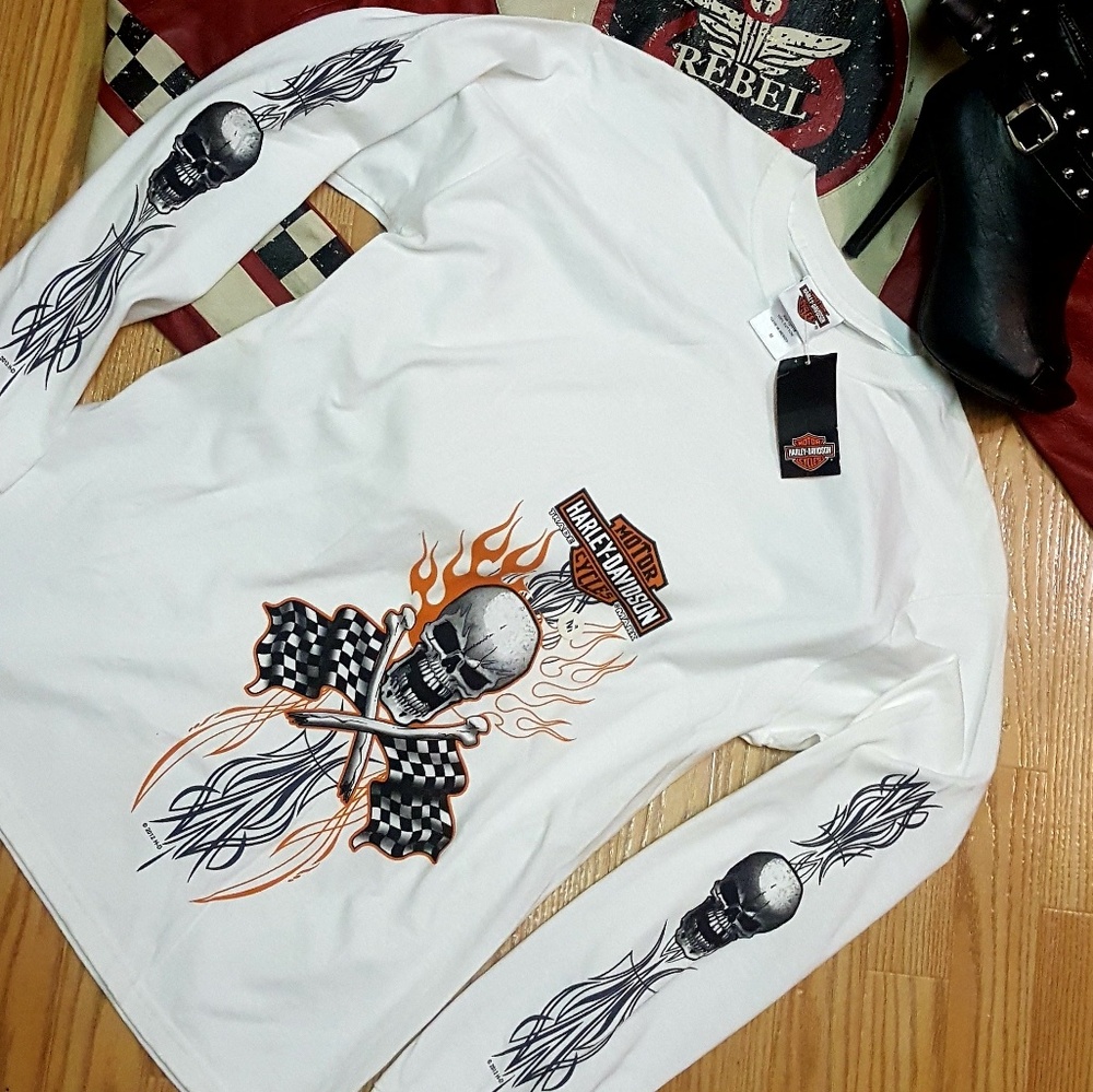 Size M long sleeve Las Vegas Harley-Davidson